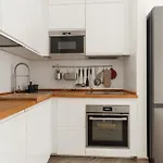 Guesthost - Lovely Flat Near Frattini M4 아파트 *