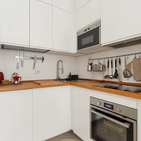 Guesthost - Lovely Flat Near Frattini M4 Milán