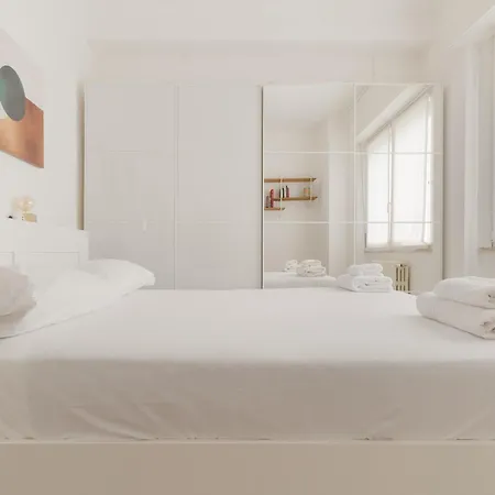 Guesthost - Lovely Flat Near Frattini M4 Lejlighed Milano