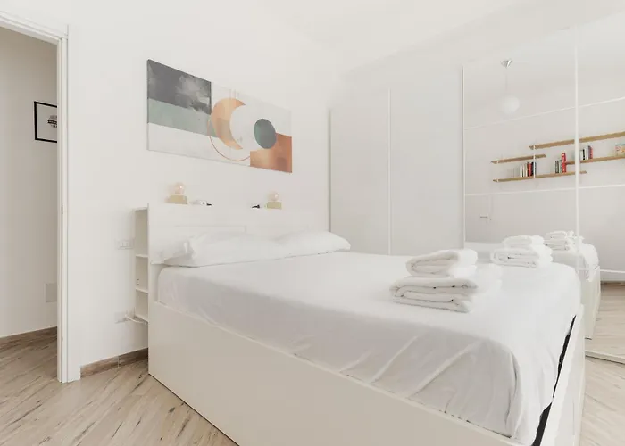 Guesthost - Lovely Flat Near Frattini M4 Appartamento