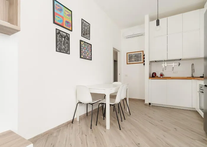 Guesthost - Lovely Flat Near Frattini M4 *
