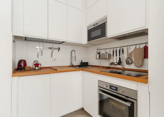 Guesthost - Lovely Flat Near Frattini M4 밀라노